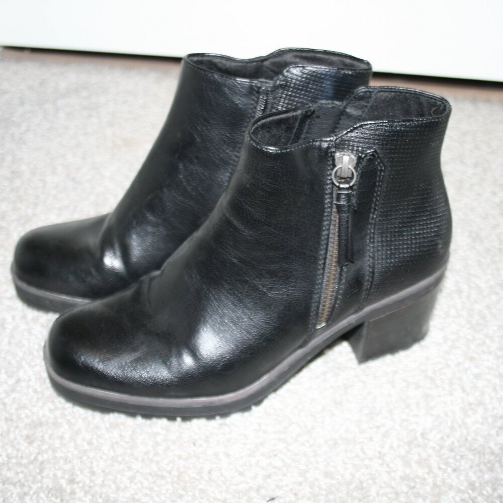 Tailyn BareTrap Black Boots